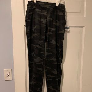 Brand new Athleta Girl Powervita Jogger in Camo print